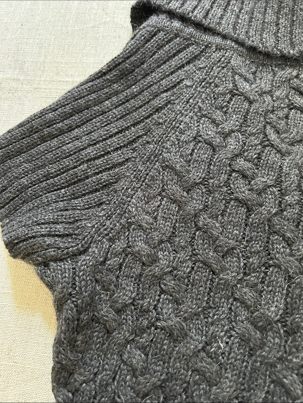 Magaschoni Cable-Knit Sweater Shawl Collar Vest Charcoal Business Casual - Picture 10 of 15